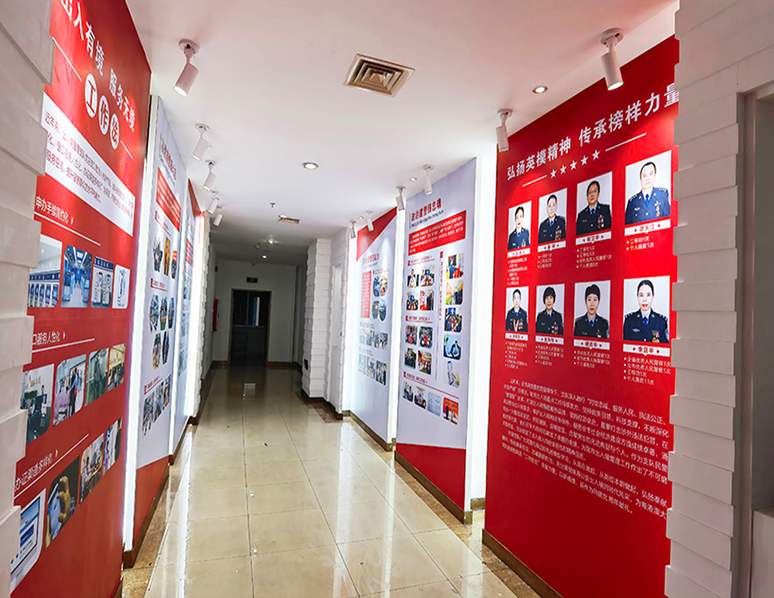 优秀党员风采，时代先锋党建文化墙，党政文化墙，提升警队专业素养，旗帜飘扬，动感中国